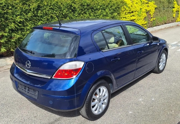 Opel Astra cena 8900 przebieg: 197000, rok produkcji 2005 z Jawor małe 407